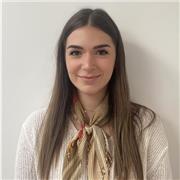 Étudiante en 2ème année de licence de marketing et management (IAE Lyon)